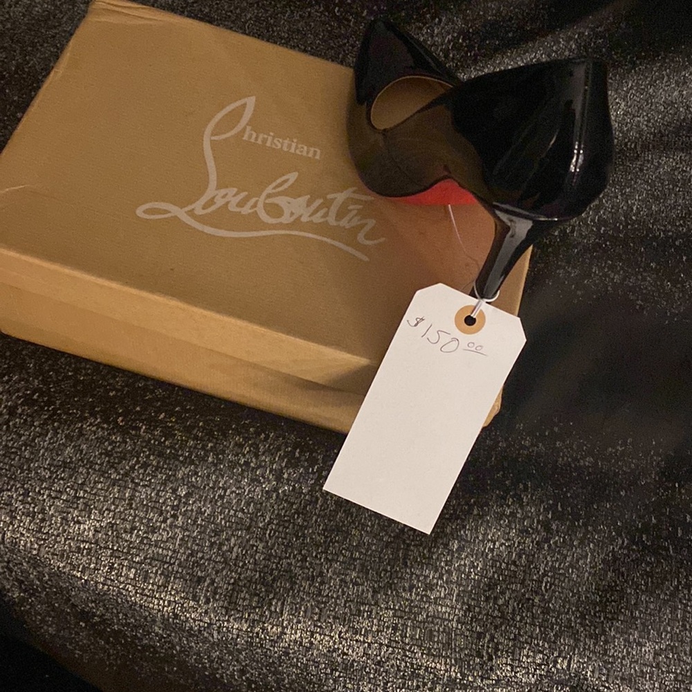 Beautiful pair of Christian Louboutin hells. Patent leather material no scuffs. - Picture 3 of 3
